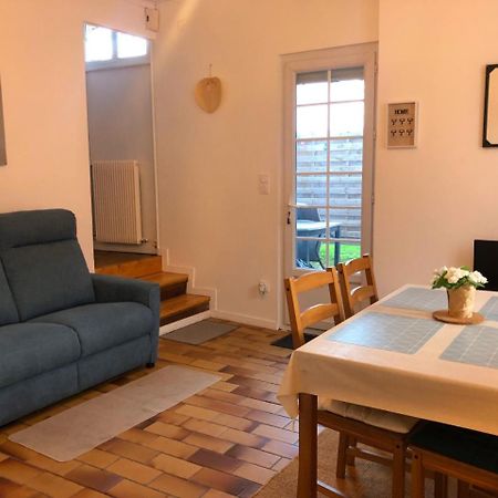 Petite Maison Avec Terrasse Jurancon Exterior photo