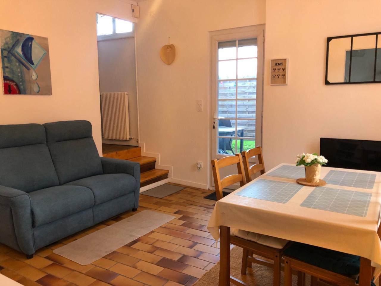 Petite Maison Avec Terrasse Jurancon Exterior photo